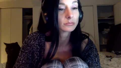 daniellbisous online show from 11.23.25
