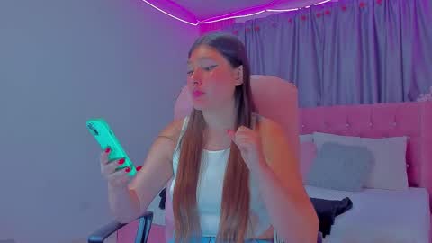 Snapshot of danielle_april chatting on 11.11.25 Danielle online show from 11.11.25