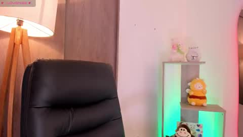 Danielle Rose online show from 11.22.25