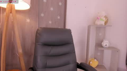 Danielle Rose online show from 06.04.26