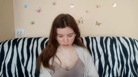 Snapshot of daniellevaulet chatting on 04.23.26 Mia online show from 04.23.26