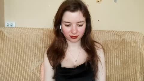 Snapshot of daniellevaulet chatting on 05.27.26 Mia online show from 05.27.26