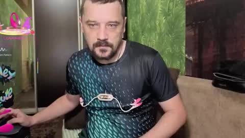 Snapshot of danielocool chatting on 10.14.25 DanieloCool online show from 10.14.25