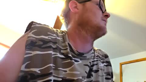 Snapshot of danielp_mod_cb chatting on 04.06.26 Daniel y. online show from 04.06.26