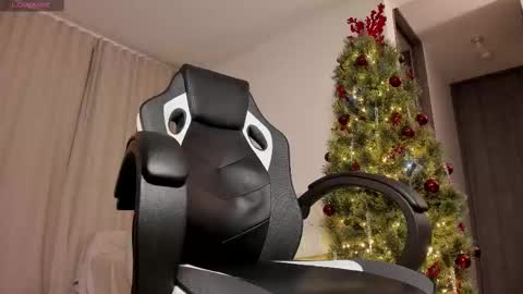 Masked online show from 11.20.25