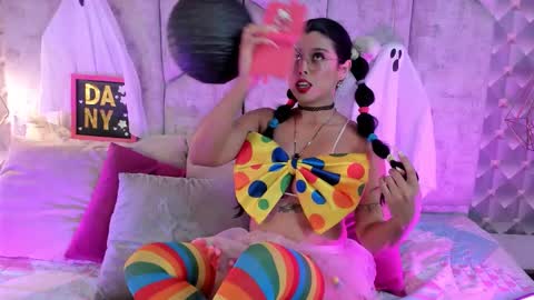 Snapshot of daniibelluci chatting on 11.01.25 DaniiBelluci online show from 11.01.25