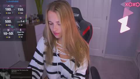 Hi my name is Anna. Please say hello I like to chat with you. If u have request use Tip option .Thank you online show from 01.10.26