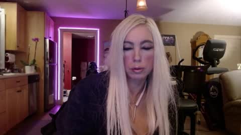Snapshot of danikawhite69 chatting on 12.26.24 DanikaWhite69 online show from 12.26.24