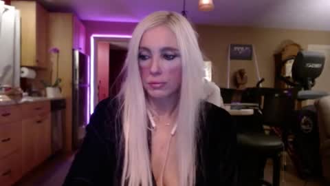 Snapshot of danikawhite69 chatting on 12.28.24 DanikaWhite69 online show from 12.28.24