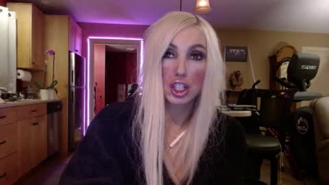 Snapshot of danikawhite69 chatting on 12.29.24 DanikaWhite69 online show from 12.29.24