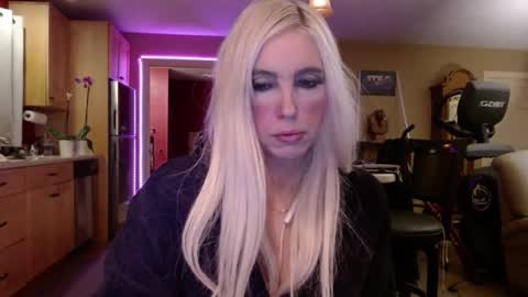 Snapshot of danikawhite69 chatting on 01.02.25 DanikaWhite69 online show from 01.02.25