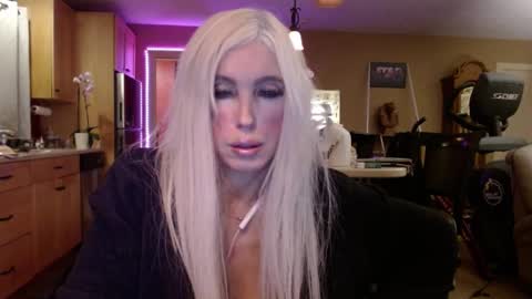 Snapshot of danikawhite69 chatting on 01.23.25 DanikaWhite69 online show from 01.23.25
