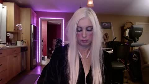 Snapshot of danikawhite69 chatting on 01.29.25 DanikaWhite69 online show from 01.29.25