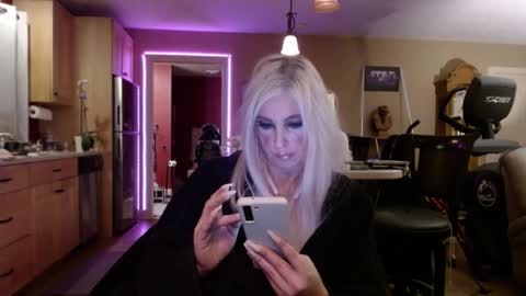 Snapshot of danikawhite69 chatting on 02.06.25 DanikaWhite69 online show from 02.06.25