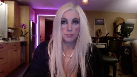 Snapshot of danikawhite69 chatting on 02.16.25 DanikaWhite69 online show from 02.16.25