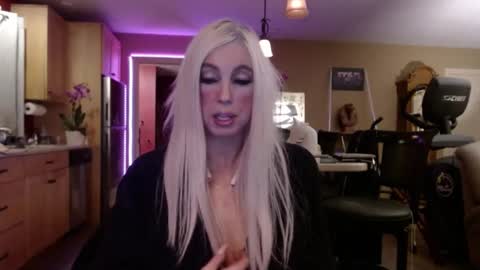 Snapshot of danikawhite69 chatting on 02.23.25 DanikaWhite69 online show from 02.23.25