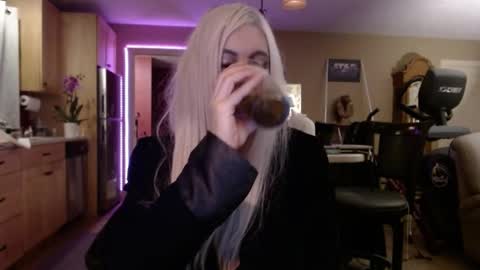 Snapshot of danikawhite69 chatting on 02.25.25 DanikaWhite69 online show from 02.25.25