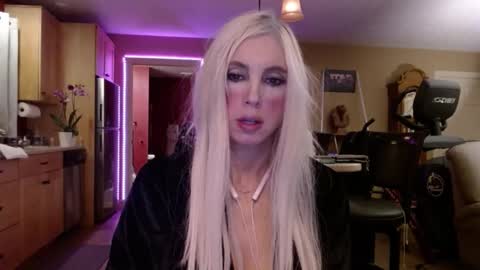 Snapshot of danikawhite69 chatting on 03.02.25 DanikaWhite69 online show from 03.02.25