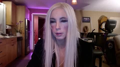 Snapshot of danikawhite69 chatting on 03.11.25 DanikaWhite69 online show from 03.11.25