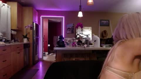 Snapshot of danikawhite69 chatting on 10.20.25 DanikaWhite69 online show from 10.20.25