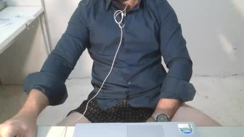 Dani Oli online show from 11.26.25