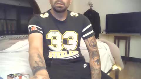 Snapshot of danipeubaix chatting on 11.04.25 alex19cm online show from 11.04.25