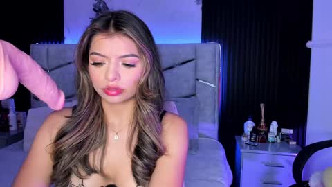 Snapshot of daniphoenixx chatting on 02.08.25 Dani Phonenix online show from 02.08.25