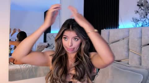 Snapshot of daniphoenixx chatting on 02.08.25 Dani Phonenix online show from 02.08.25