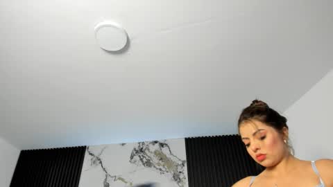 Snapshot of daniphoenixx chatting on 09.24.25 Dani Phonenix online show from 09.24.25