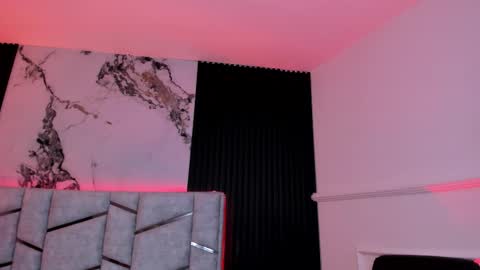 Snapshot of daniphoenixx chatting on 11.04.25 Dani Phonenix online show from 11.04.25