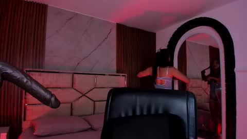 Snapshot of daniphoenixx chatting on 11.06.25 Dani Phonenix online show from 11.06.25