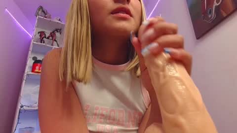 Pau online show from 01.18.25