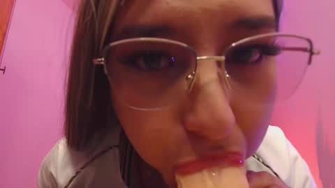 Pau online show from 10.14.25