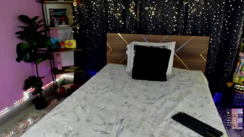 Dannacastle online show from 12.29.24