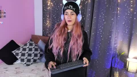 Dannacastle online show from 02.23.25