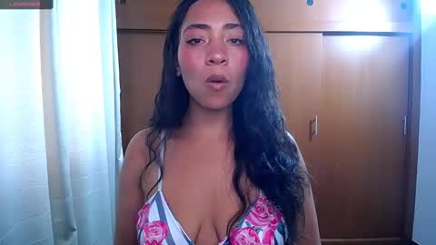 Snapshot of danna__ross chatting on 01.17.25 Danna  Ross online show from 01.17.25