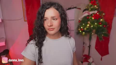 Danna Lovs online show from 12.04.25