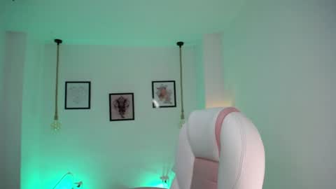Snapshot of danna_rouse_ chatting on 06.14.26 Danna online show from 06.14.26