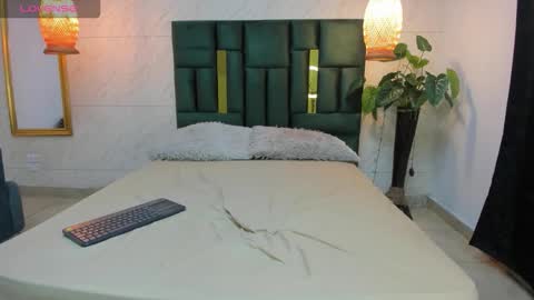 Snapshot of dannaa_williams chatting on 10.03.25 Danna online show from 10.03.25