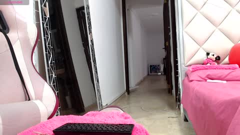 Snapshot of dannadoll69 chatting on 02.04.25 Dannamunoz130 online show from 02.04.25