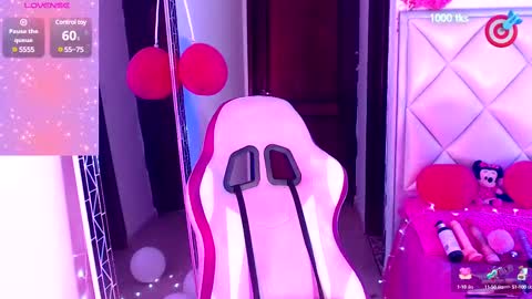 Snapshot of dannadoll69 chatting on 02.23.25 Dannamunoz130 online show from 02.23.25