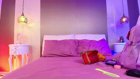 Snapshot of dannadoll69 chatting on 10.16.25 Dannamunoz130 online show from 10.16.25