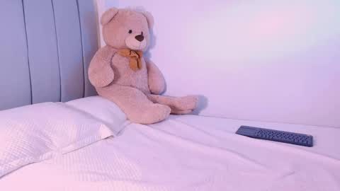 Snapshot of dannahyde chatting on 02.23.26 Insta DannaBlueX online show from 02.23.26