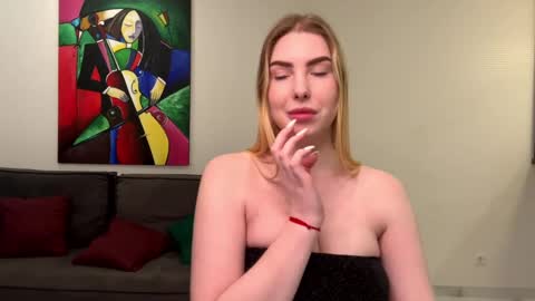 dannamissss online show from 12.18.24