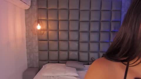 Snapshot of dannavelvet chatting on 10.02.25 Danna online show from 10.02.25