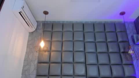 Snapshot of dannavelvet chatting on 11.24.25 Danna online show from 11.24.25