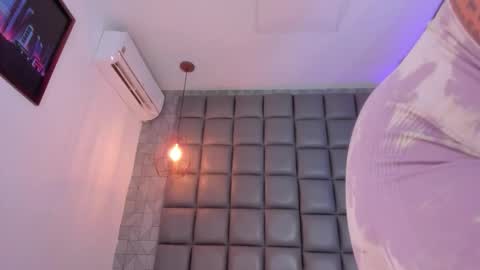 Snapshot of dannavelvet chatting on 12.01.25 Danna online show from 12.01.25