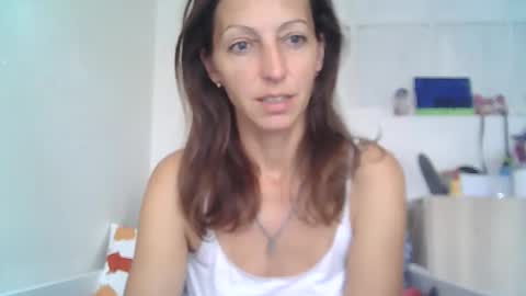 Snapshot of dannica1 chatting on 10.05.25 dannica1 online show from 10.05.25