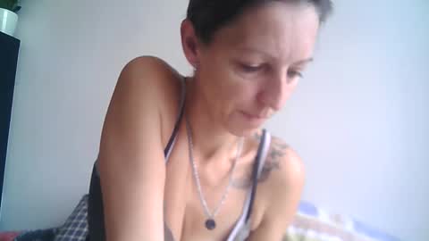 Snapshot of dannica1 chatting on 10.16.25 dannica1 online show from 10.16.25
