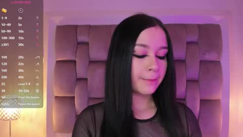 Snapshot of dannika07 chatting on 11.19.25 Dannika online show from 11.19.25